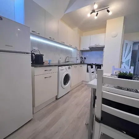 Happy Lazur Apartment
