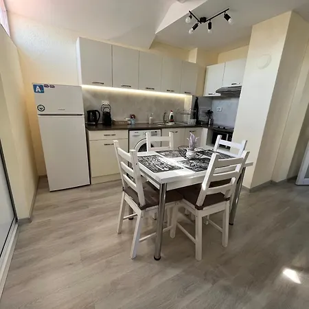 Apartment Happy Lazur *